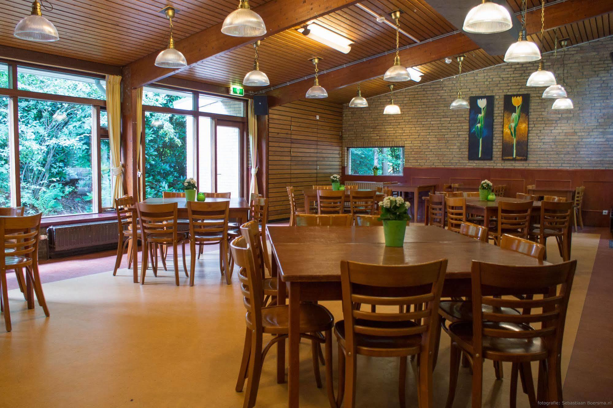 Stayokay Hostel アーペルドールン エクステリア 写真